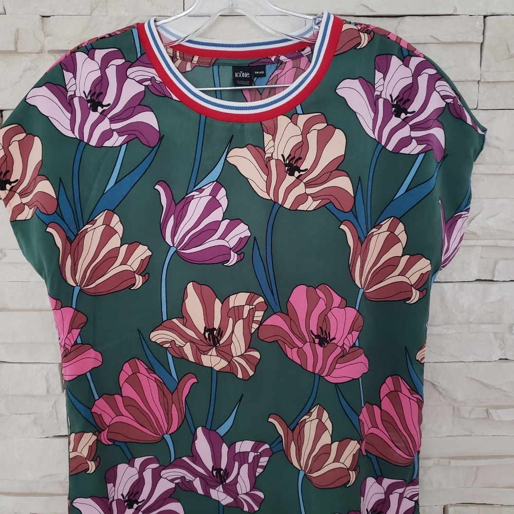 Trendy Icone Flower Pattern T-shirt +matching belt